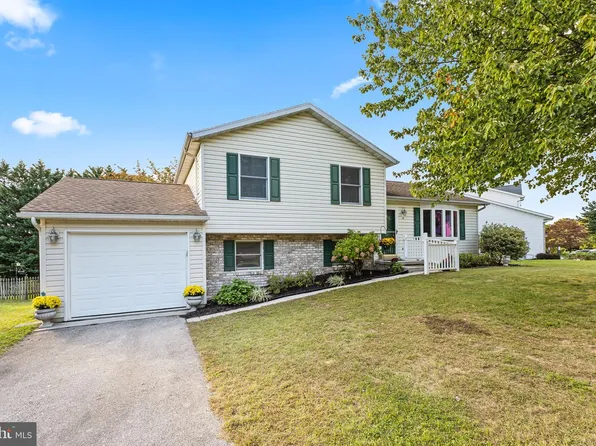 10 Gardenia Dr, Hanover, PA 17331