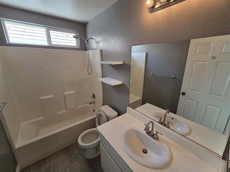 1467 Normandy Dr — Photo 11