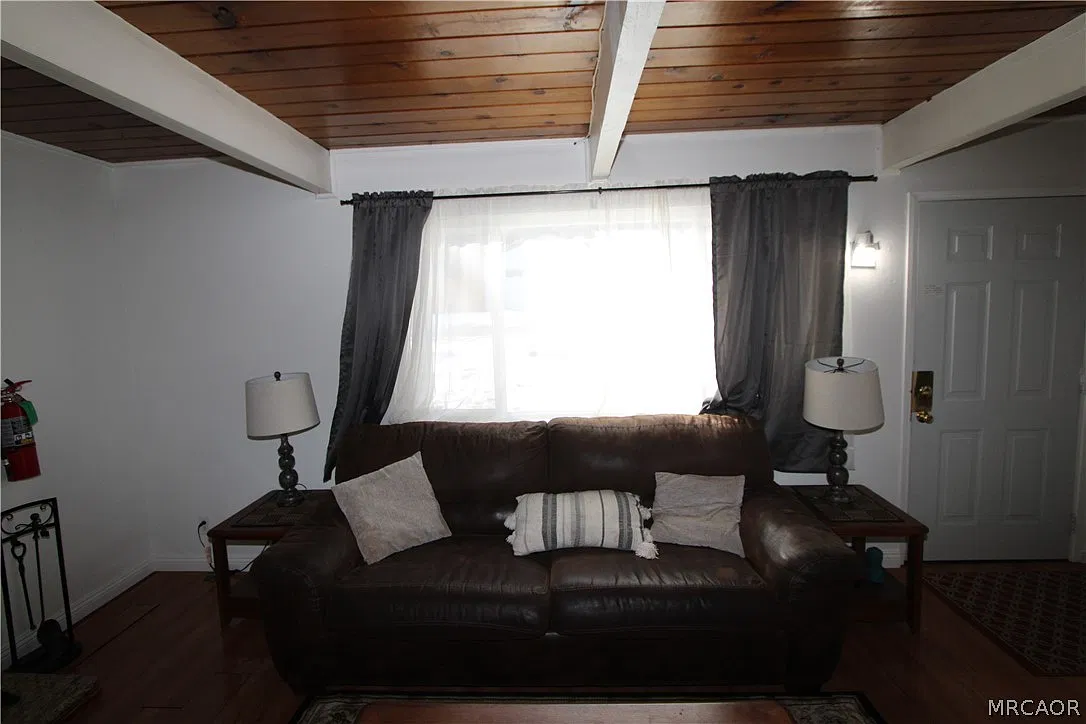 2 bed, 1.0 bath, 1000 sqft, $1,500 — Photo 3