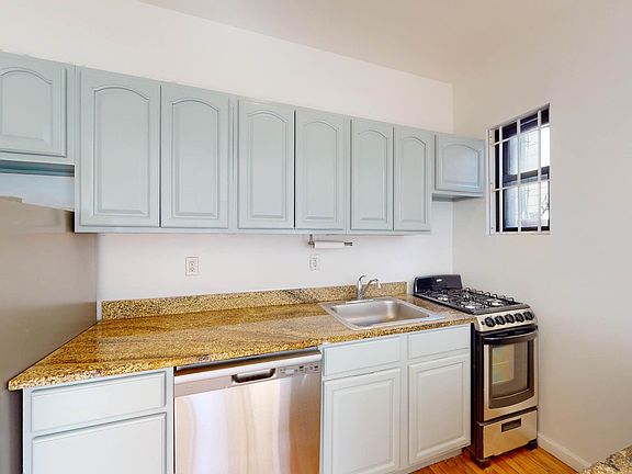 5th image of 57 Carmine St APT 3A