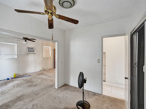 5th image of 440 NW 30th Ter