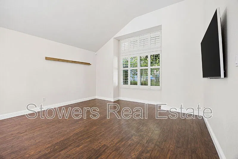 3 bed, 2.0 bath, 1748 sqft, $4,800 — Photo 4