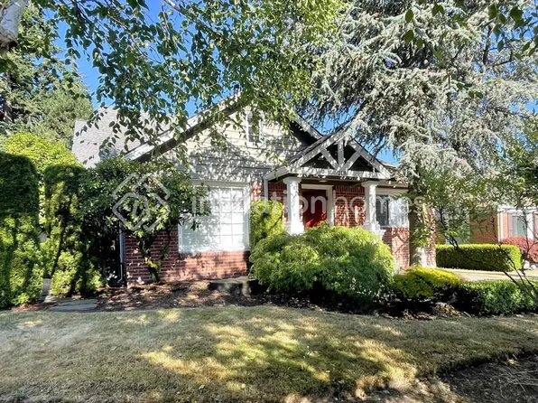218 Summit Ave, Fircrest, WA 98466