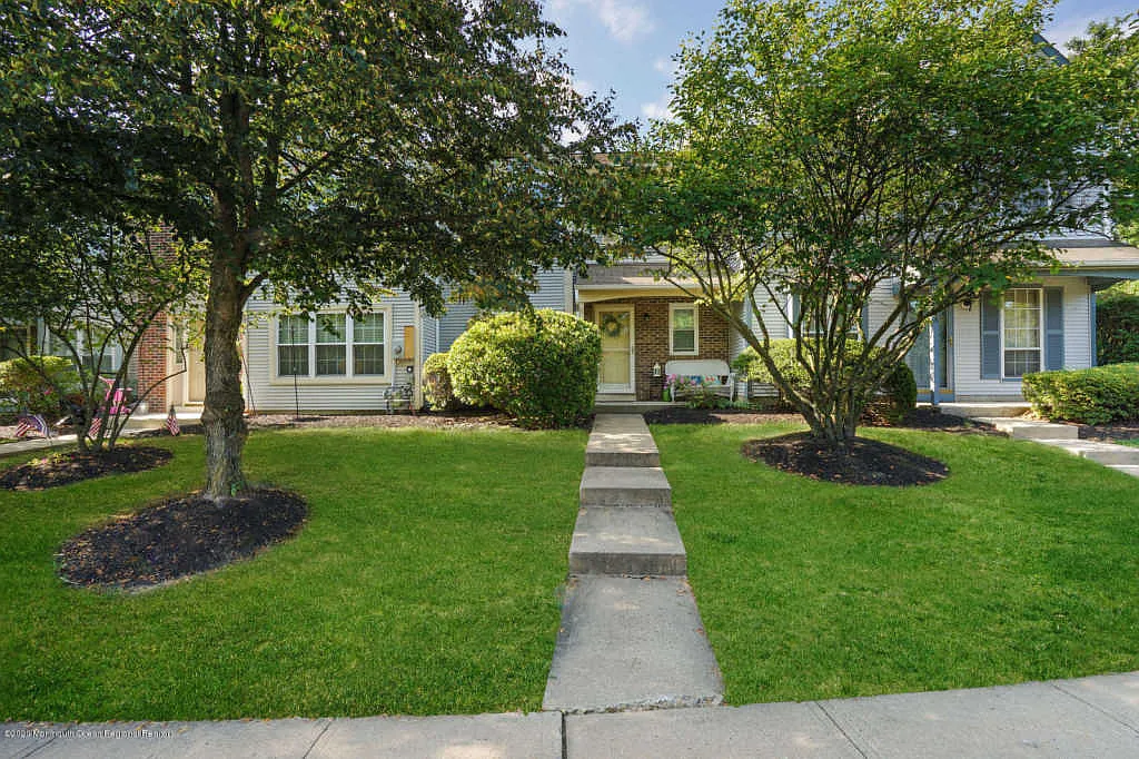 43 Beacon Ct photo 1