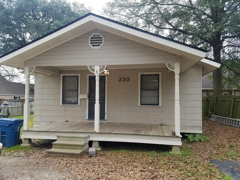 1st image of 220 Easterly St