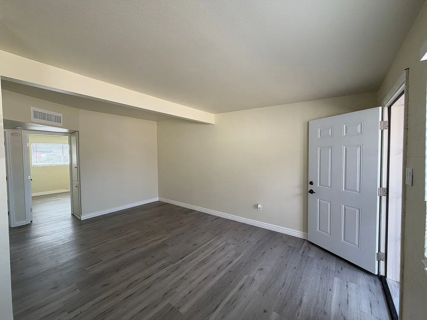 524 Stowell — Photo 4