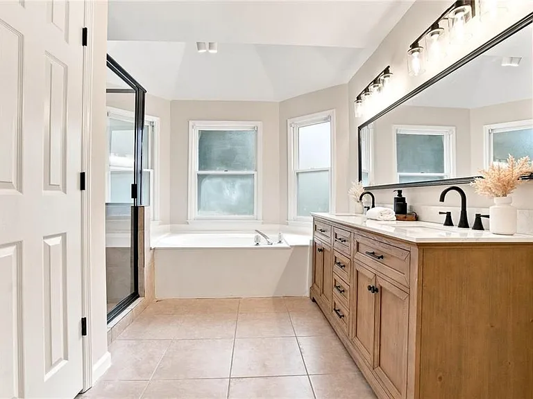 5527 Bridge Pointe Dr — Photo 19