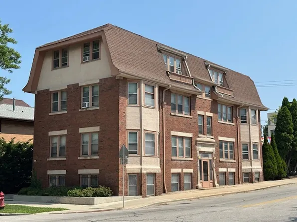 Freshly Renovated 2BR Apartments Near UWM Heat Included
