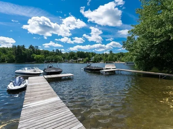 4 Cedar Rd, Windham, NH 03087