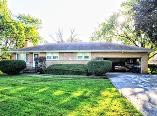 800 Roppolo Dr, Elk Grove Village, IL 60007