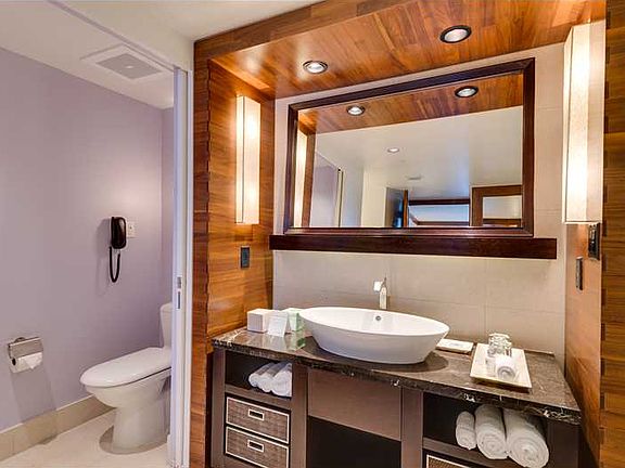 4th image of 6801 Collins Ave #808