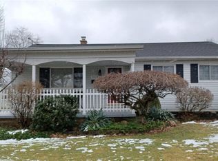 30038 Vineyard Rd, Eastlake, OH 44095