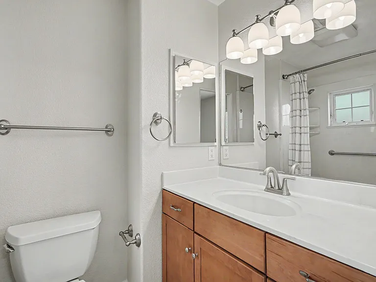 808 Lenzen Ave #107 — Photo 27
