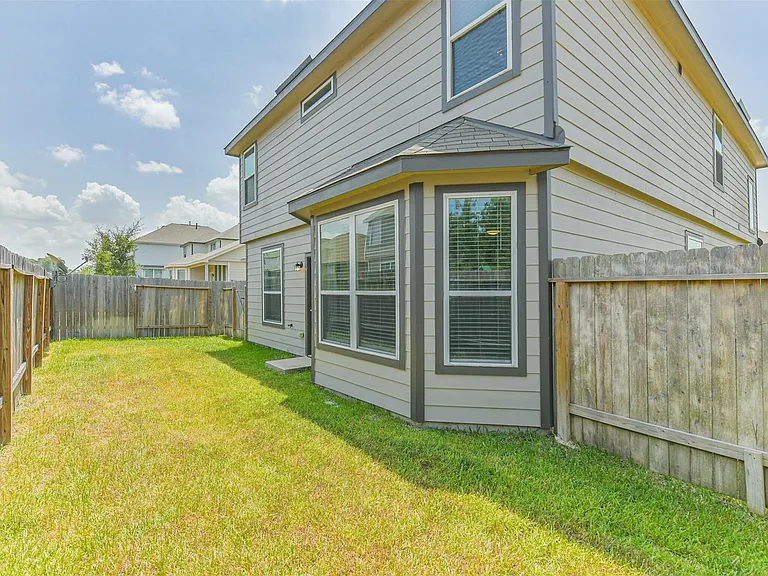 2934 Lawrence Park Ct — Photo 36