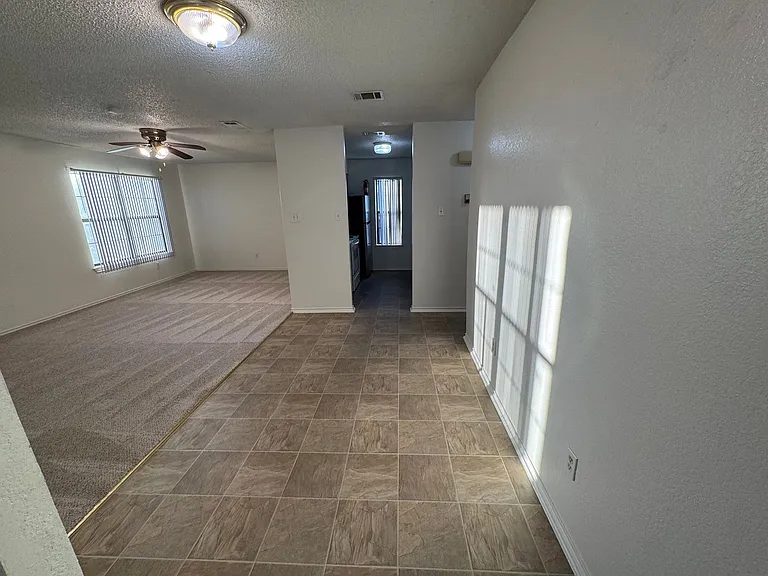 801 SE 4th St #103 — Photo 8
