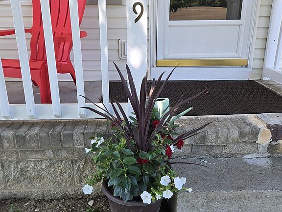 3rd image of 809 Stableford Rd