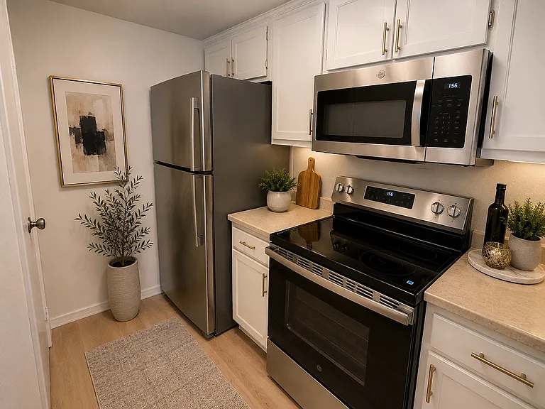 3053 Knollwood Ave — Photo 2