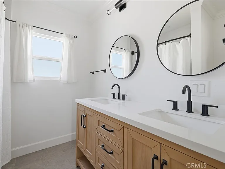 2311 Valencia St — Photo 18