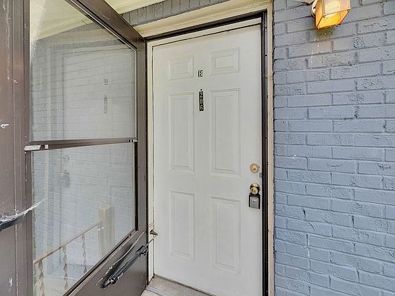 3rd image of 206 Prince Ave #B