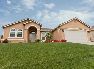 835 Descanso Bay St, Tulare, CA