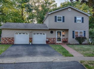 86 Albany Ave, Pompton Lakes, NJ 07442