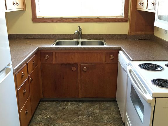 3rd image of 505 28th Ave N #3