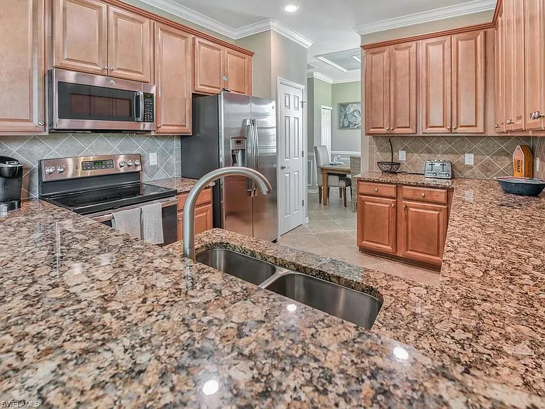 9484 Casoria Ct #201 — Photo 7