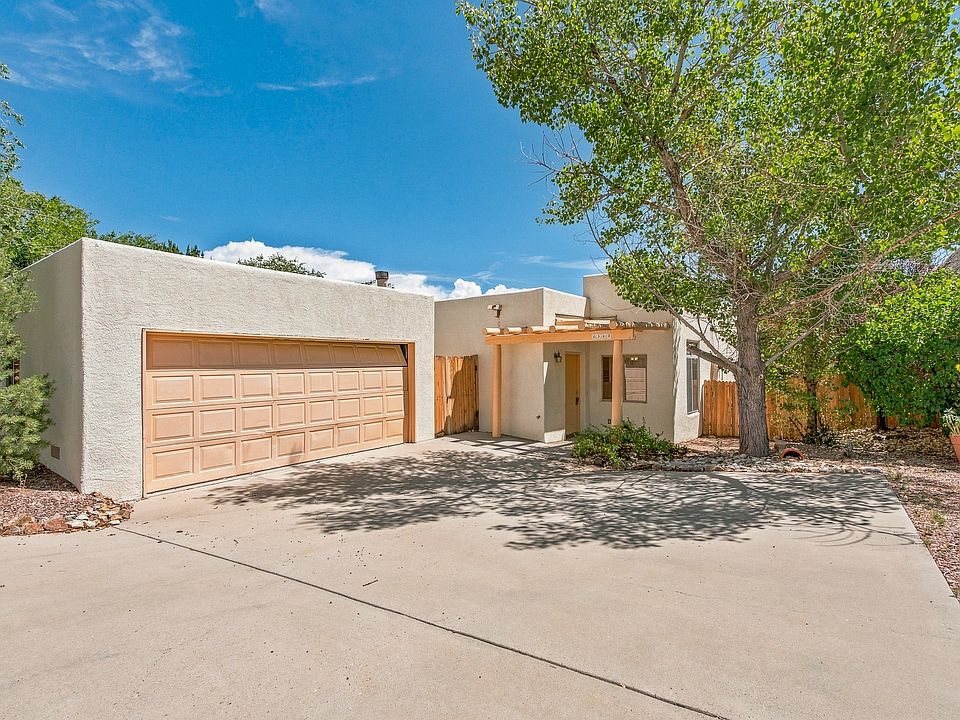 1st image of 6380 Entrada De Milagro