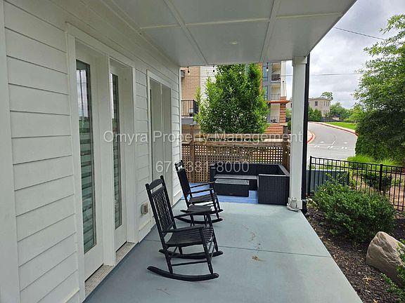 3rd image of 716 Glenwood Ave SE #A