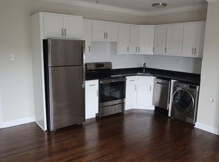 3345 N Marshfield Ave APT 301, Chicago, IL 60657