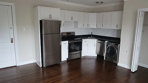 3345 N Marshfield Ave #301 Photo 1