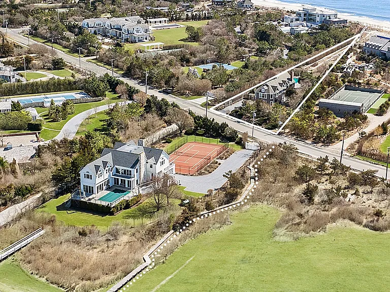 162 Dune Rd — Photo 22