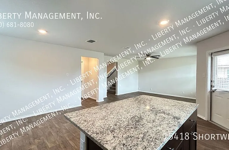 15418 Shortwing — Photo 15