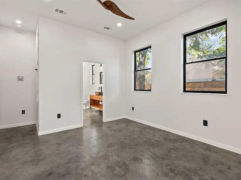1710 Brassie St — Photo 20