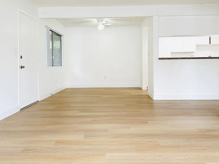 Bever Place — Photo 34