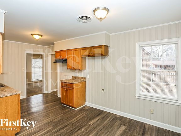 5th image of 3900 Hermitage Dr