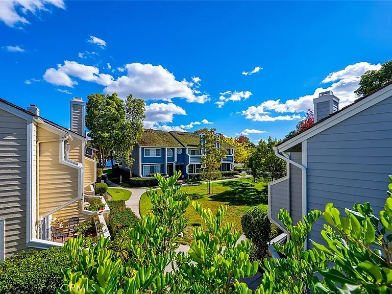 620 Holbrook Ct — Photo 45