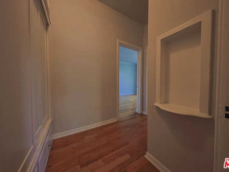 1314 N Hayworth Ave #303 — Photo 14