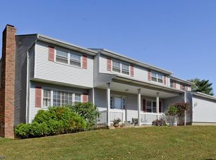 1 Sandy Ln, Randolph, NJ 07869