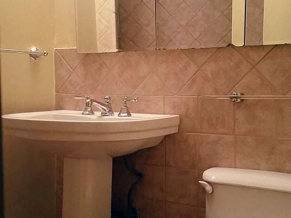 5th image of 70 Barrow St APT 2RE