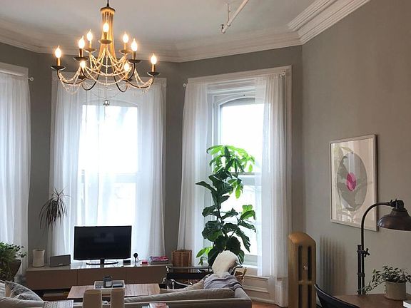 4th image of 49 Cottage St #5