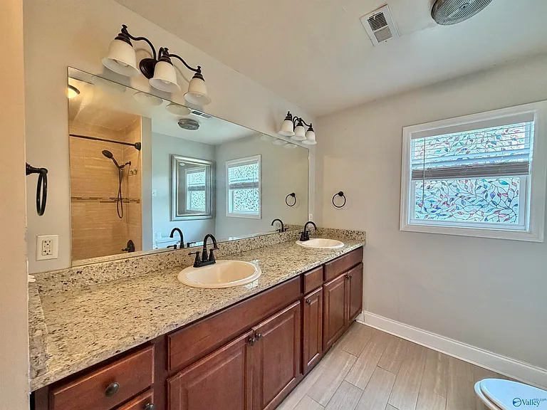 2110 Fernbrook Dr NE — Photo 12