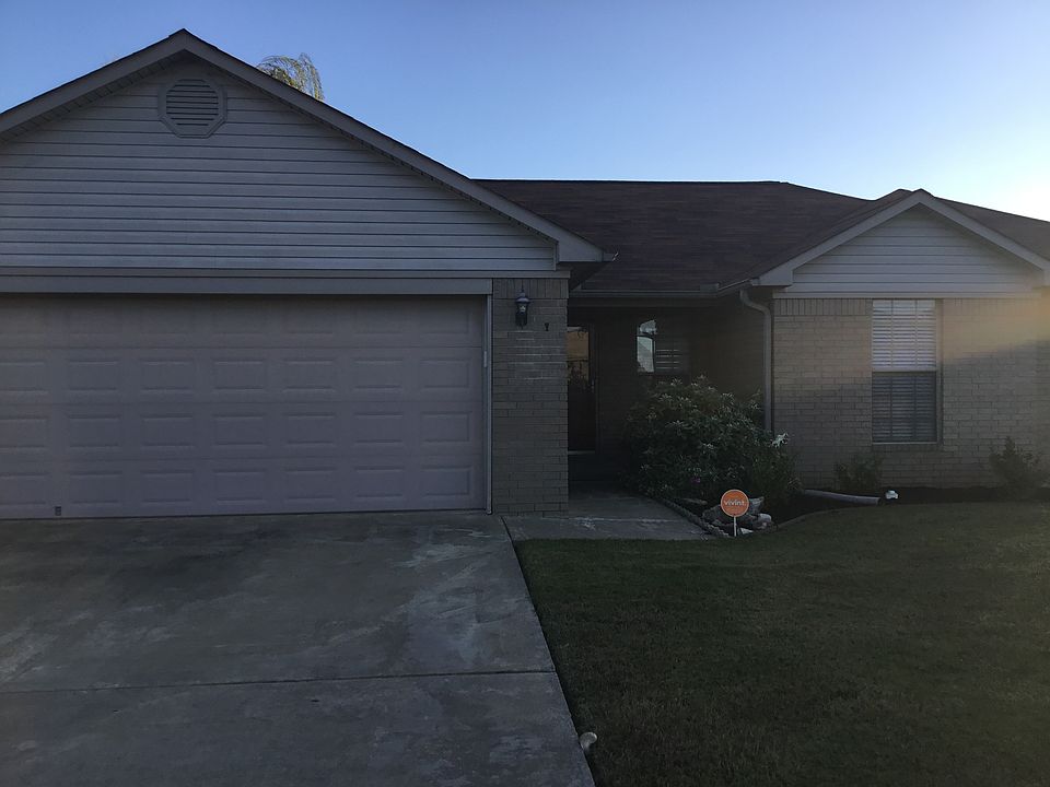 1st image of 2715 Makenzie Dr
