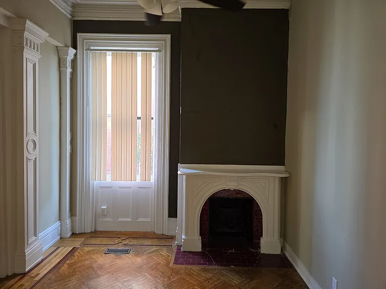 129 S Sycamore St #1 — Photo 7