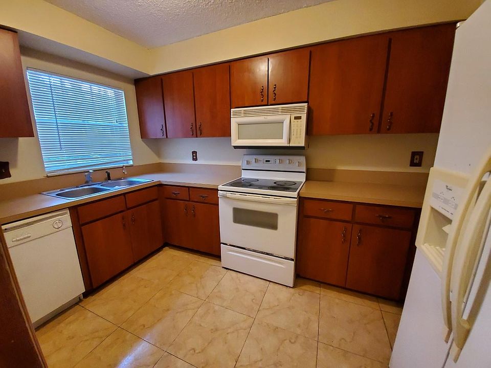 1st image of 14432 Reuter Strasse Cir