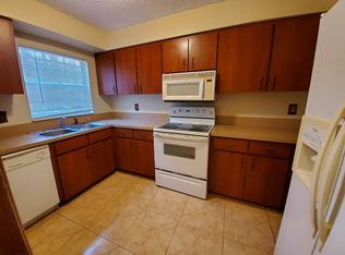 14432 Reuter Strasse Cir, Tampa, FL 33613