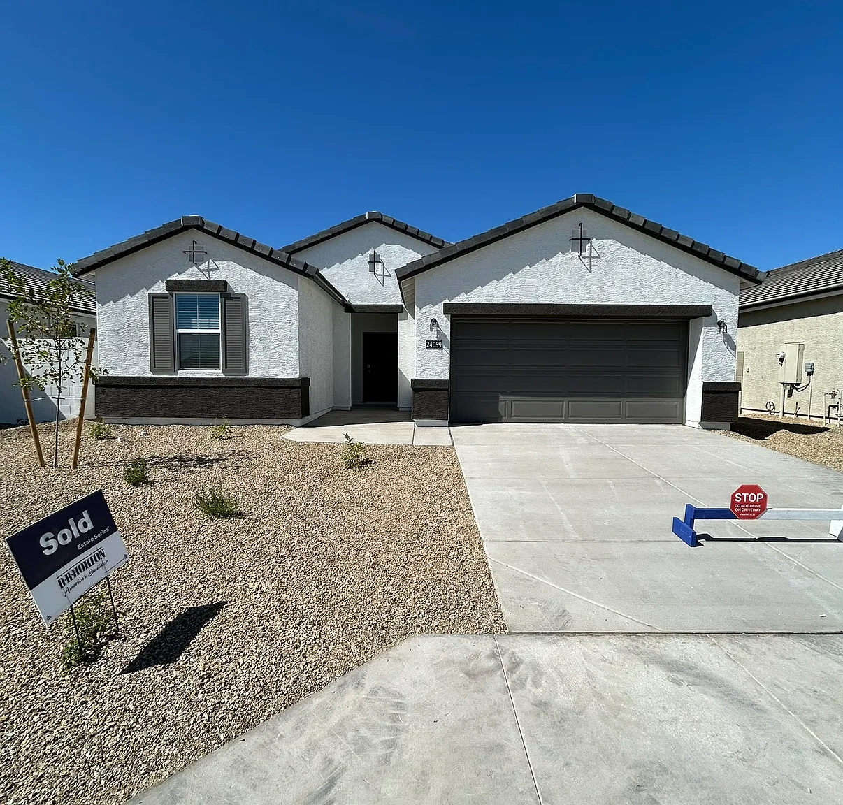 4 bed, 2.5 bath, 2200 sqft, $2,580 — Photo 1