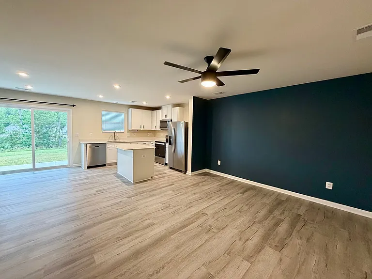60 Sophie Kathyrn Dr — Photo 5