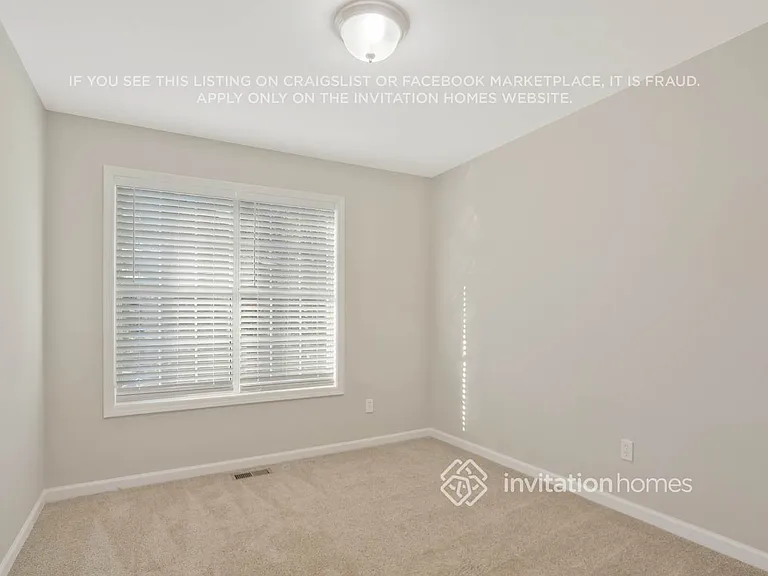 3335 Catalina Dr — Photo 16