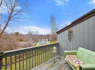 71 Hemlock Cir, Peekskill, NY 10566